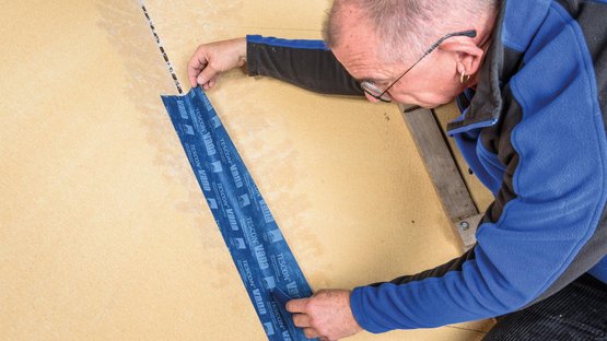 6. Apply primer to wood-fibre underlay panels