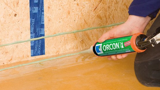 1. Joint between OSB wall and ground slab with INTELLO conneX